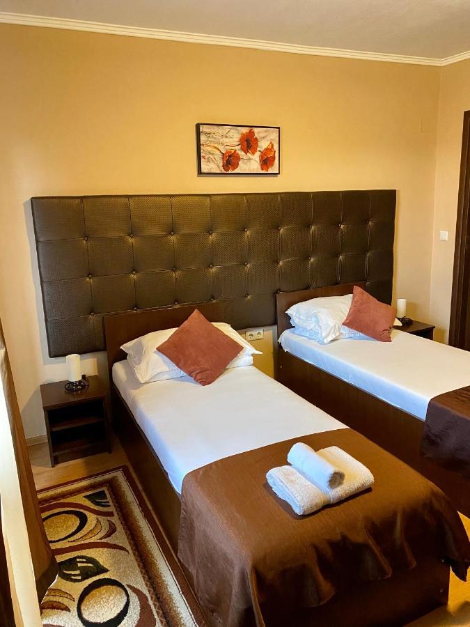 Hanul Lui Bogdan Economy Inn Făget Eksteriør bilde