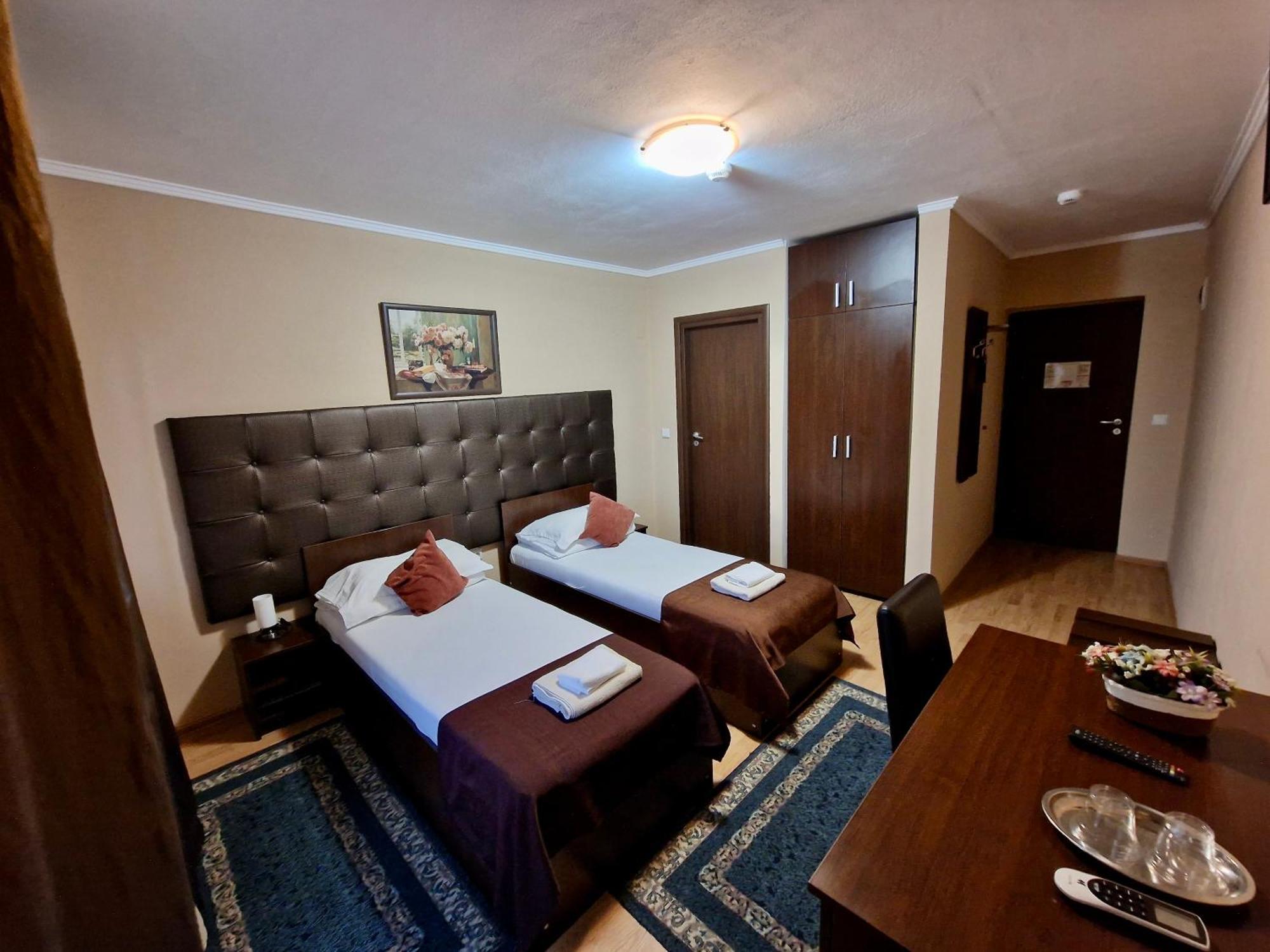 Hanul Lui Bogdan Economy Inn Făget Eksteriør bilde