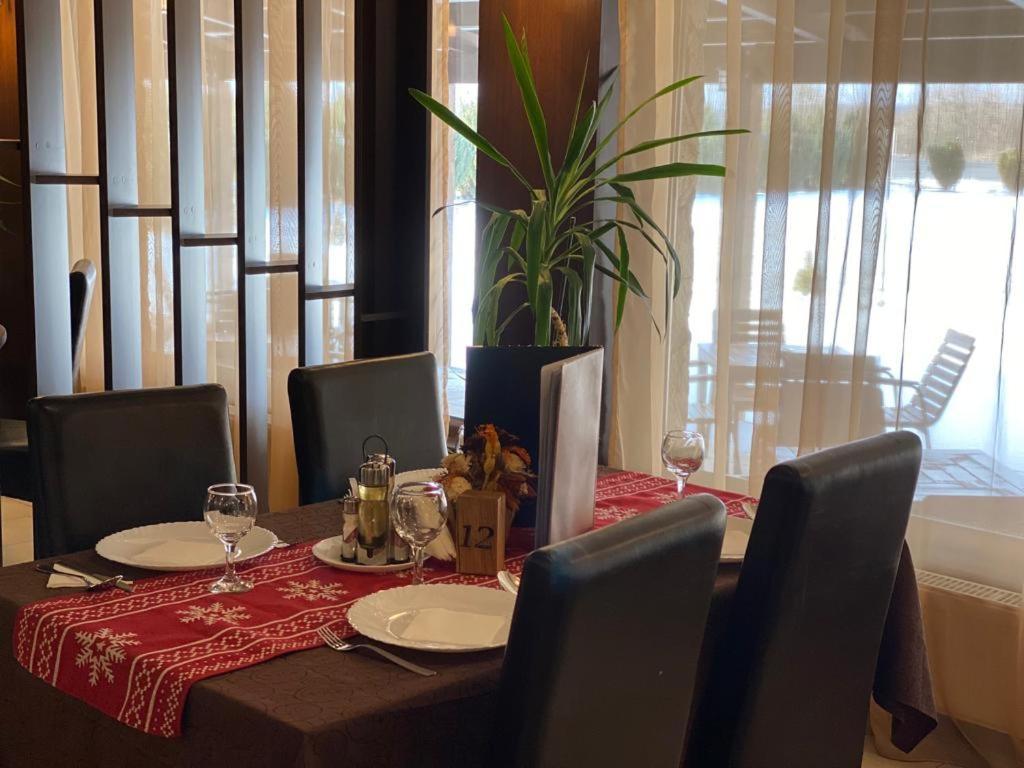 Hanul Lui Bogdan Economy Inn Făget Eksteriør bilde