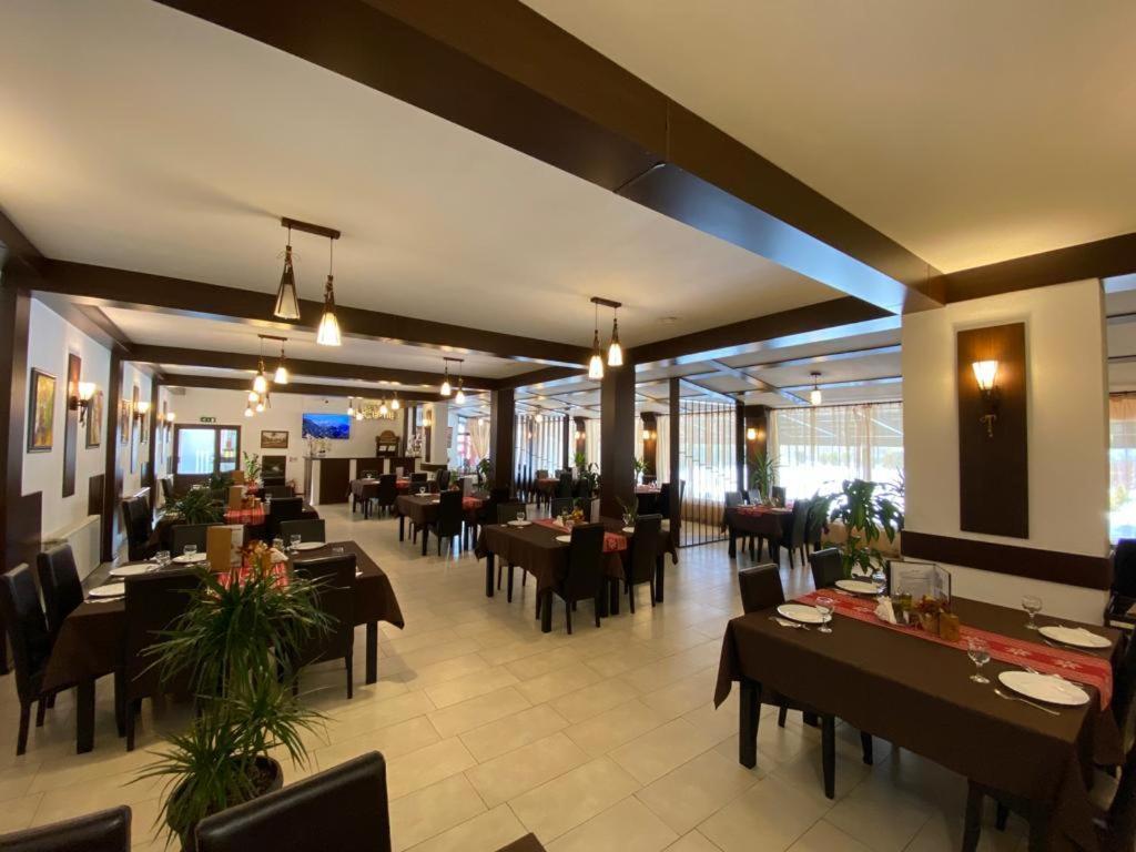 Hanul Lui Bogdan Economy Inn Făget Eksteriør bilde